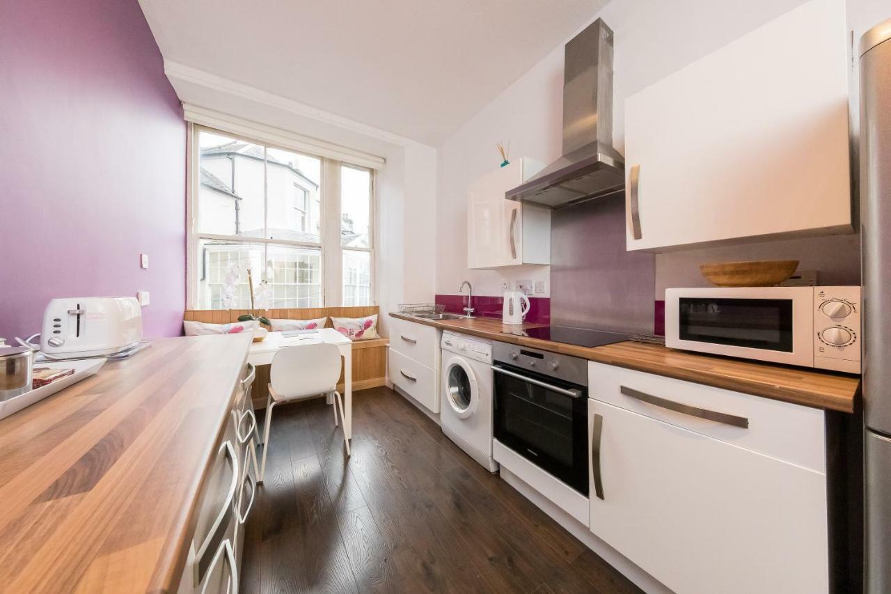 Large City Centre Apartment Перт Екстер'єр фото